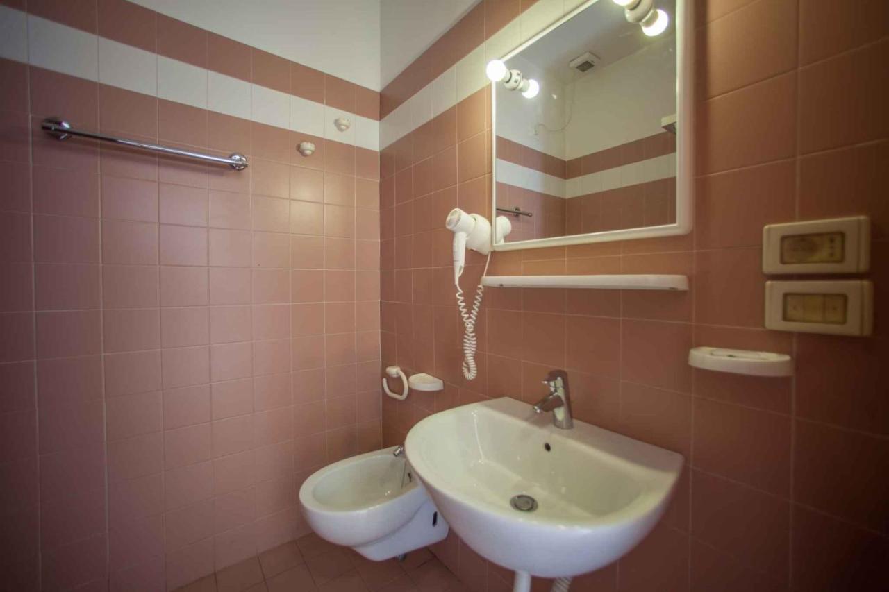 Holiday Homes In Sirmione/Gardasee 22174 Exterior foto
